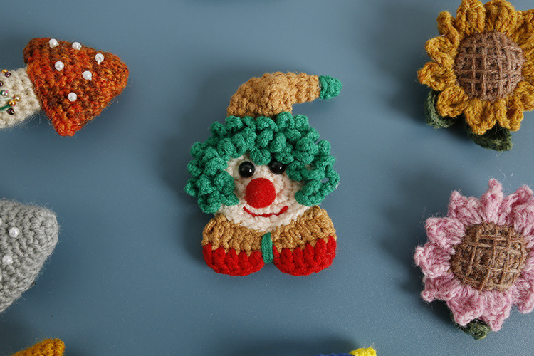 10g Weight Brooches Classification Casual, Daily Occasion Cashmere Material Flower Pattern Autumn&Winter Season Women's Gender Knitting Design Cartoon Style Cartoon Pin Flower Cashmere Knitting Women's Brooches 8
