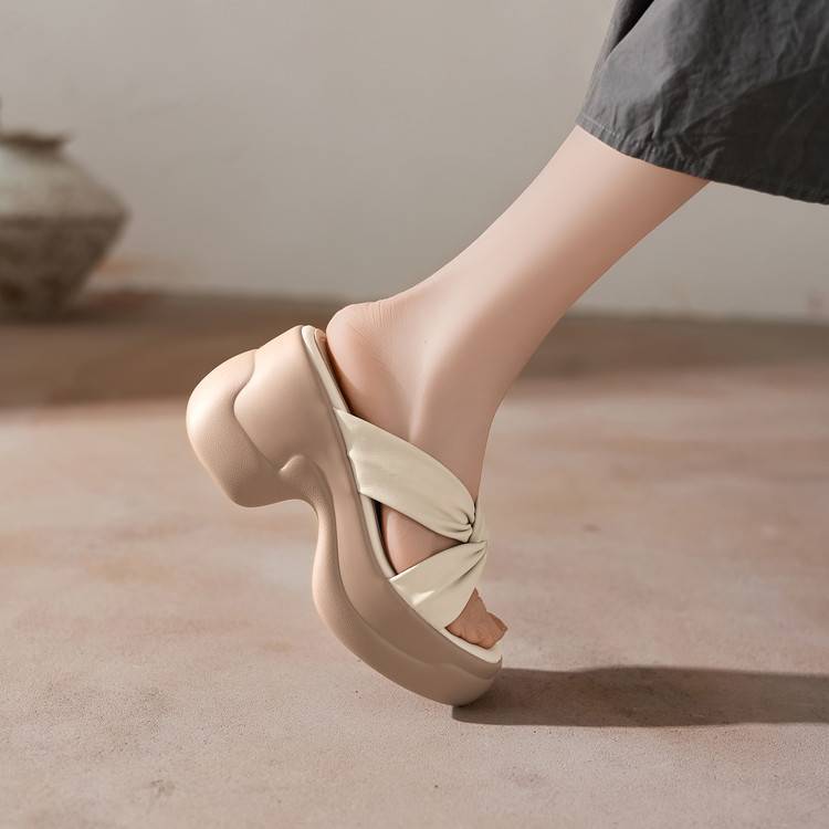 Dép sandal nữ quai chữ V đế tăng chiều cao mềm nhẹ đi biển mùa hè — màu trắng ngà, màu mơ chi tiết 15