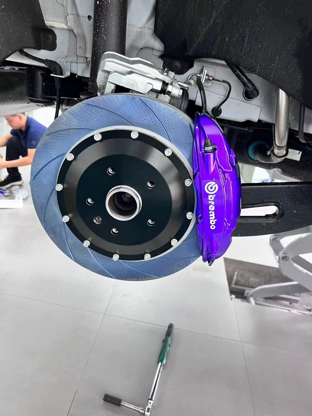 A4 B9 A6 C8 Rear Electric-Mechanical Integrated 4-Piston Upgraded Brake Caliper Kit and Others