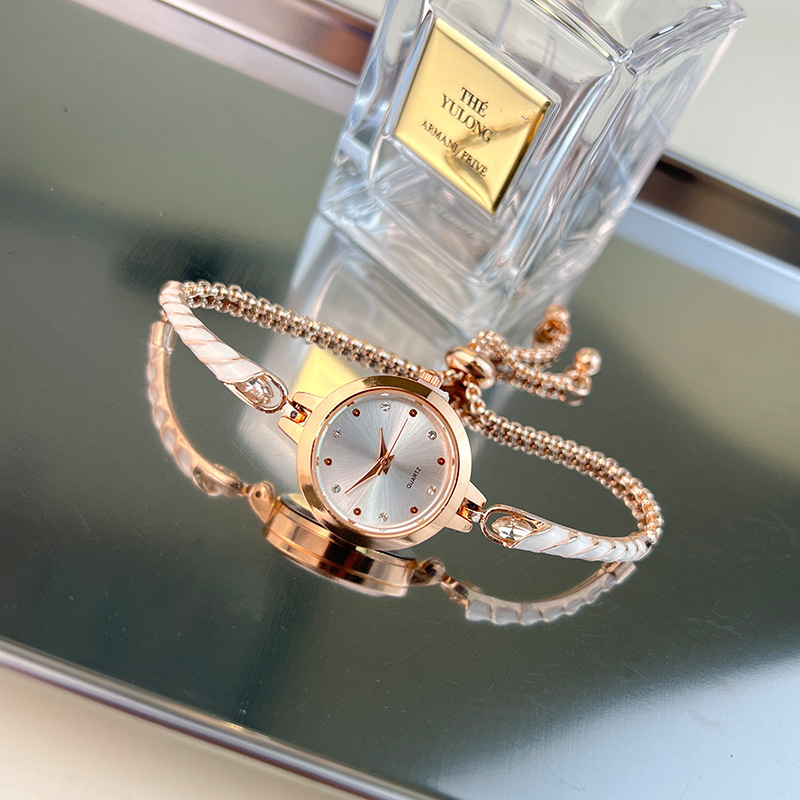 Nuovo orologio da donna con regolazione gratuita del braccialetto sottile al quarzo a goccia d'olio_voghion.com