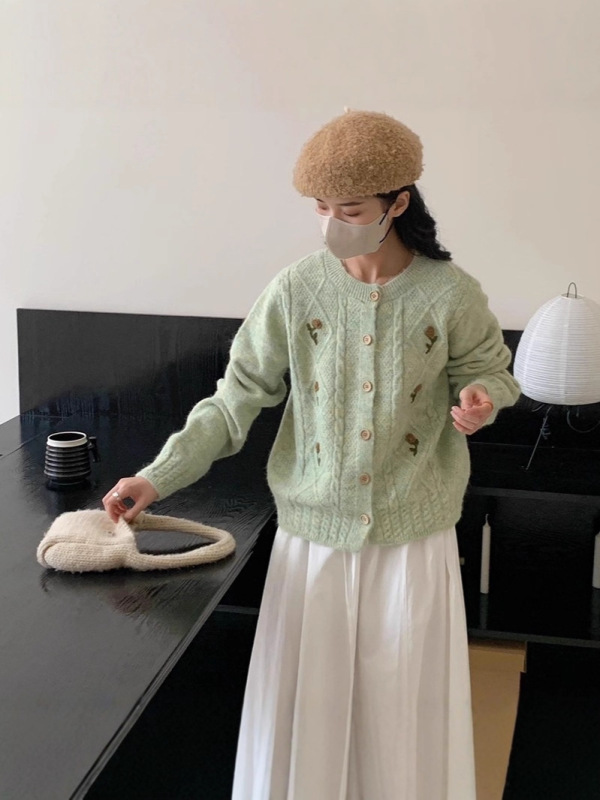 温柔风秋冬加厚软糯毛绒绒复古花朵毛衣2025年羊毛针织开衫外套女|undefined