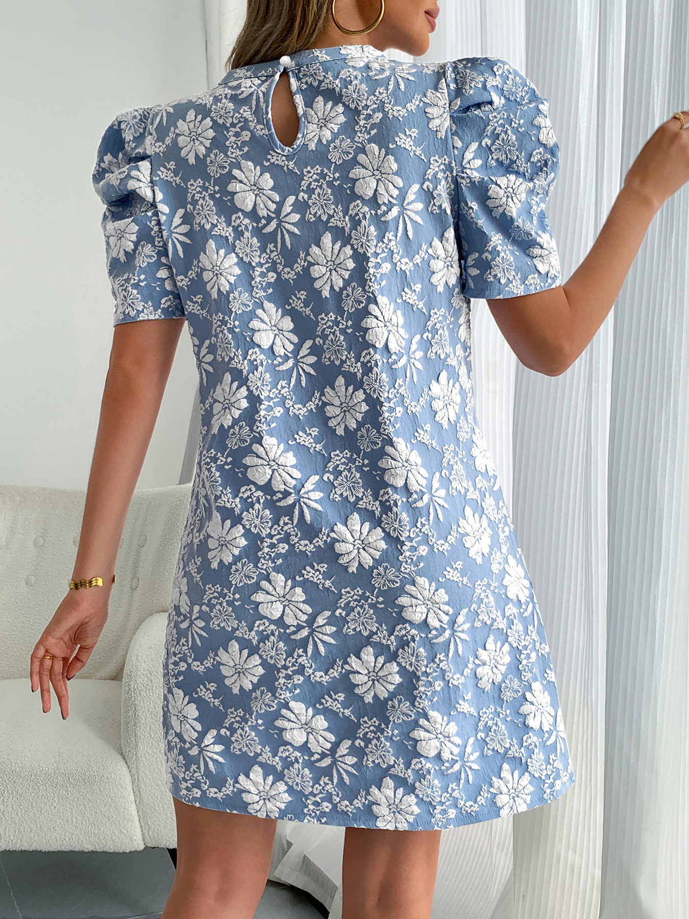 Vestido retro de mujer con cuello redondo, manga abullonada y jacquard texturizado, estilo europeo y americano, novedad de verano 2026, en stock.