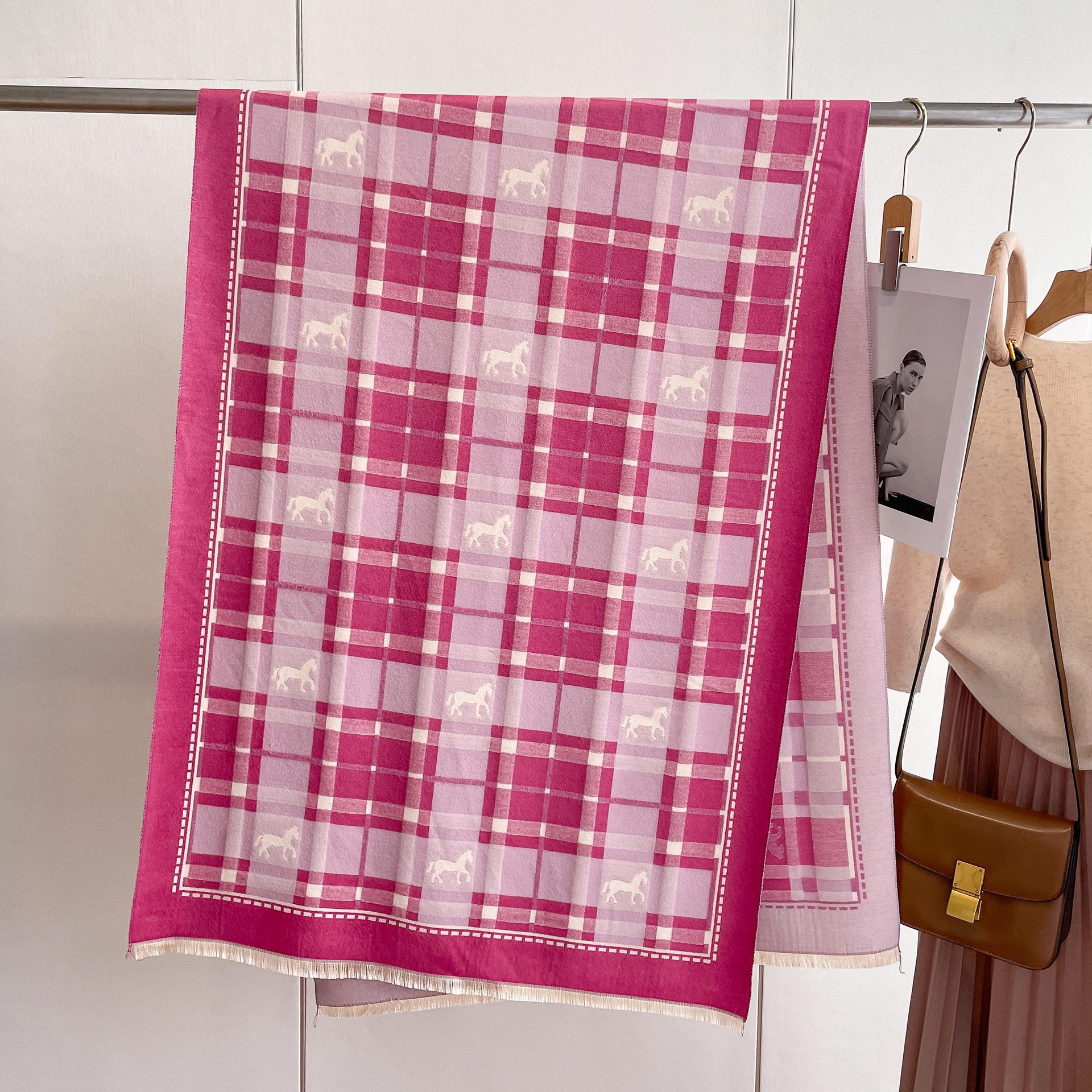 Estilo coreano pony moda estilo occidental Luz de lujo a cuadros de doble cara bufanda impresa de las mujeres otoño e invierno cálido chal engrosado bufanda