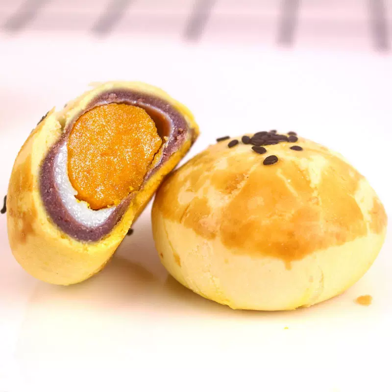 雪媚娘蛋黄酥休闲零食专卖咸蛋黄紫薯糕点工厂工厂一件批发亚马逊