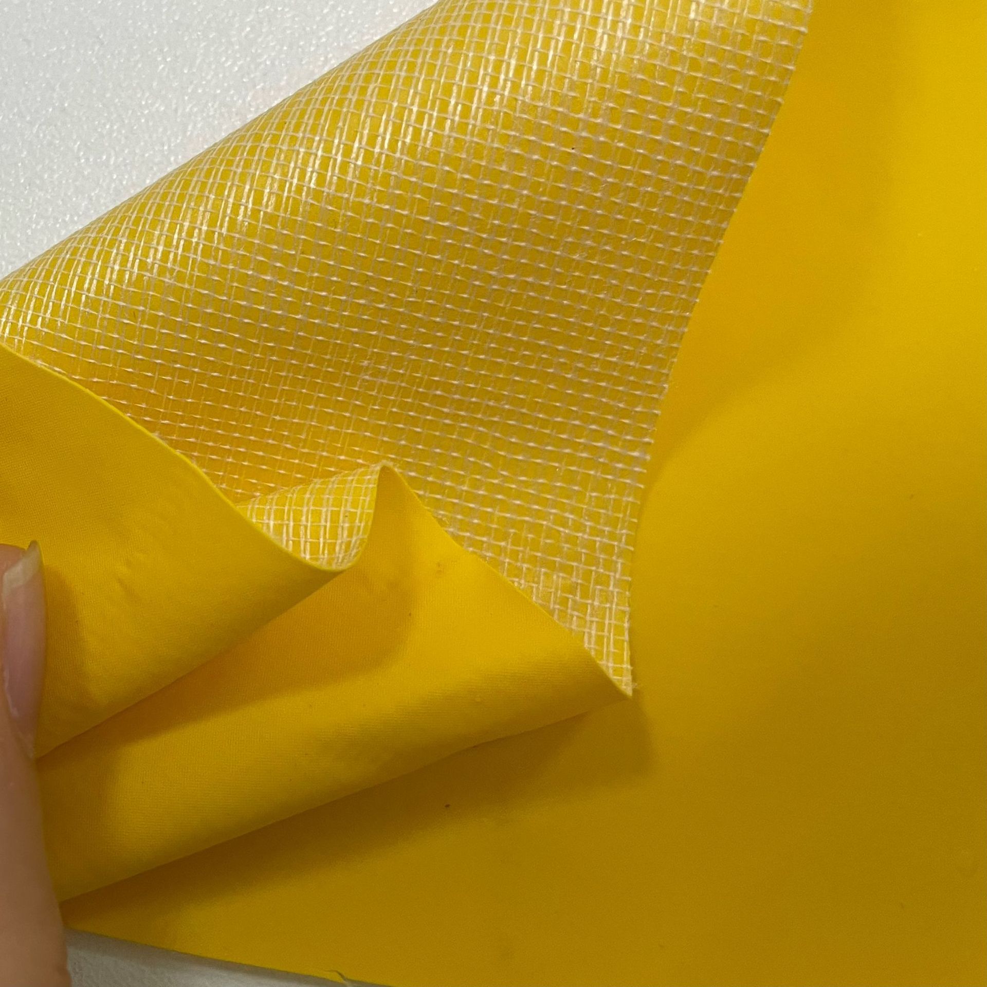 黄色阻燃PVC夹网布用于消防服