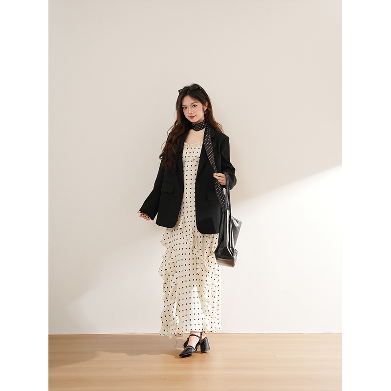 In-Stock Korean-Style High-End Black Blazer + Irregular Polka Dot Suspender Dress Spring Two-Piece Set In-Stock Korean-Style High-End Black Blazer + Irregular Polka Dot Suspender Dress Spring Two-Piece Set