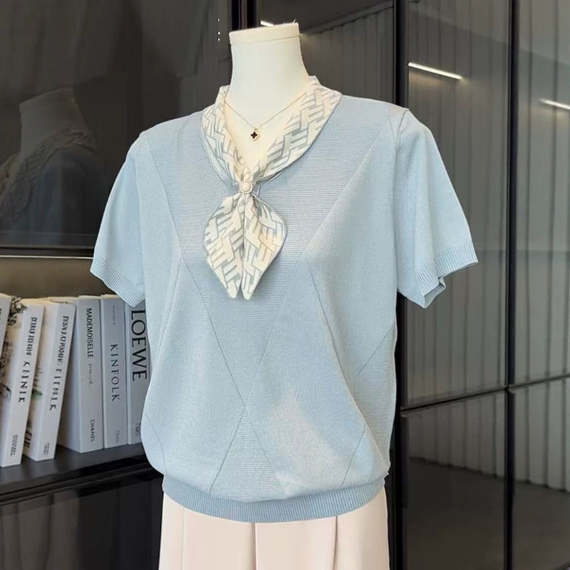 Young mother's summer short-sleeved T-shirt, ice silk blouse, stylish new outfit, middle-aged and elderly women's thin top Young mother's summer short-sleeved T-shirt, ice silk blouse, stylish new outfit, middle-aged and elderly women's thin top