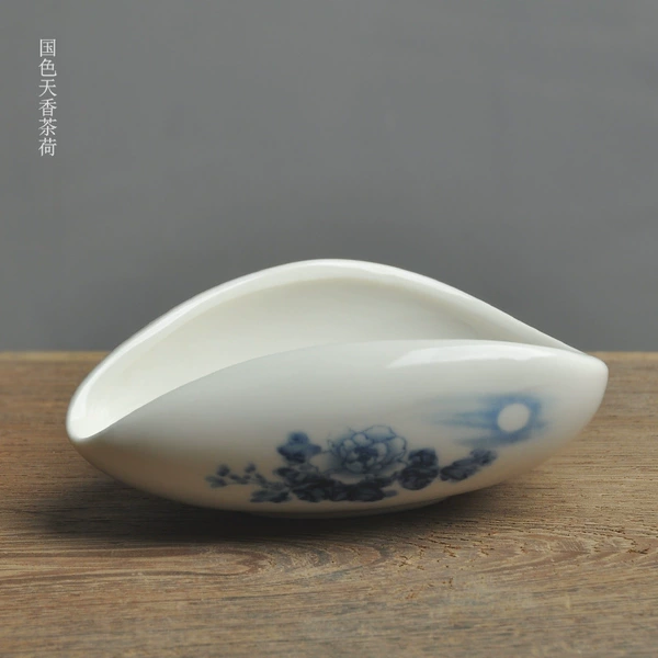 Blue and white national color, heavenly fragrance, tea lotus