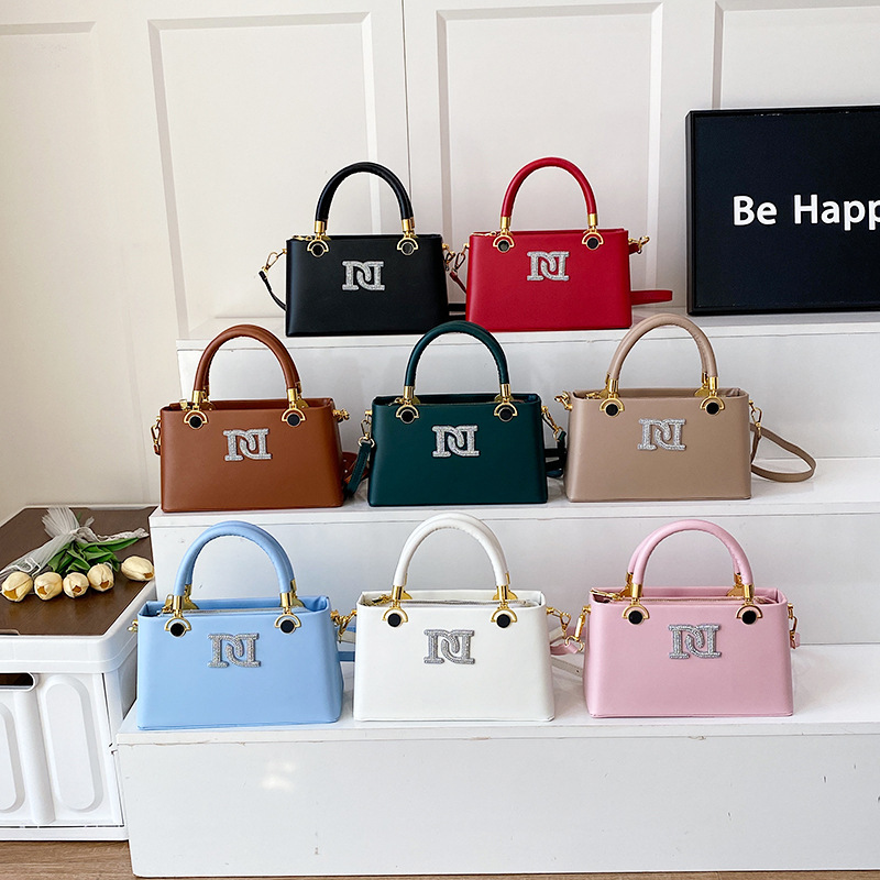 Diamond-Encrusted Lettered Small Square Handbag, Simple Solid Color Horizontal Box Bag, Fashionable Shoulder and Crossbody Commuter Bag for Women, Wholesale Diamond-Encrusted Lettered Small Square Handbag, Simple Solid Color Horizontal Box Bag, Fashionable Shoulder and Crossbody Commuter Bag for Women, Wholesale