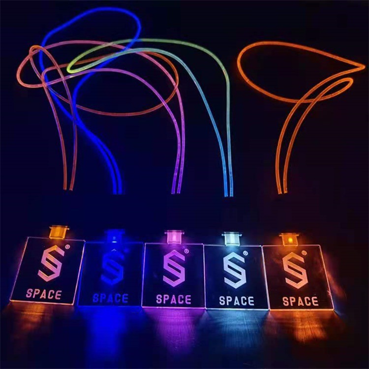 Etiqueta luminosa de acrílico LED colorido luminoso insignia bar KTV fiesta conducción insignia nombre láser LOGO