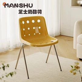 餐桌;实木床;餐椅