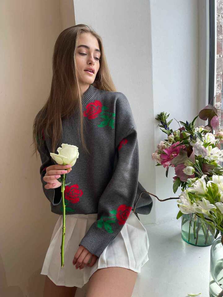 Áo len nữ cổ tròn dệt kim in hoa hồng dài tay form rộng — Màu hồng, Màu xám, Màu đen chi tiết 31
