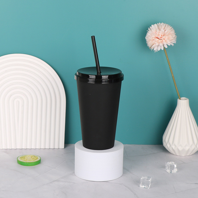 Caramelo transfronterizo red de color rojo ventas calientes sin borde taza de paja de plástico americano con tapa taza de paja taza de agua mayorista