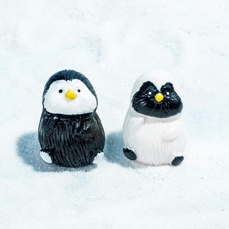 Pingüino blanco y negro resina animal de dibujos animados nuevo lindo pingüino musgo micro paisaje decoración de escena de nieve con adornos
