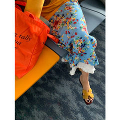 落落狷介开春漂亮半身裙2025年新款蓝色碎花半裙女小个子开衩小众