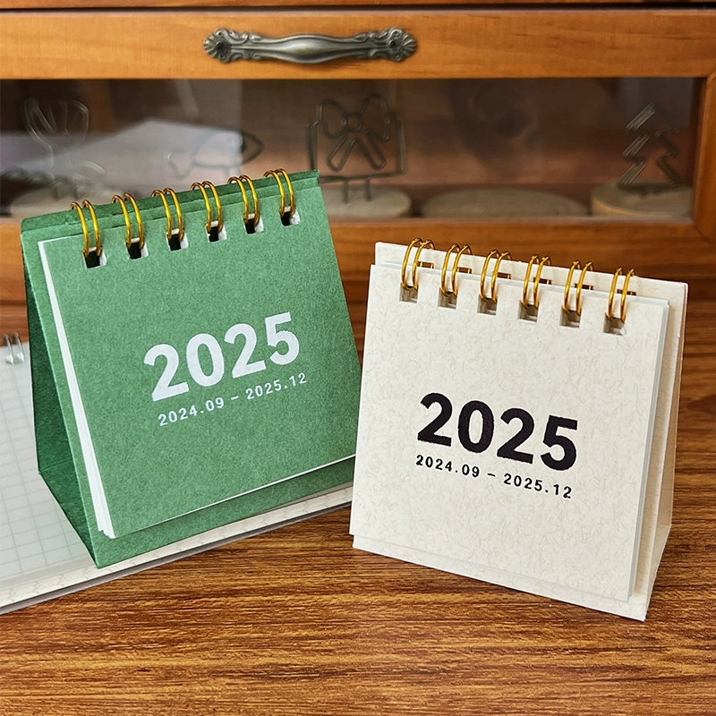 Маленький настольный календарь, 2025 год