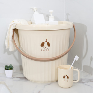 ˮͰ�A������Ͱ�Ӻ�W������ϴ�����b�ɐ�����Ͱ���Ã�ˮͰĘ��