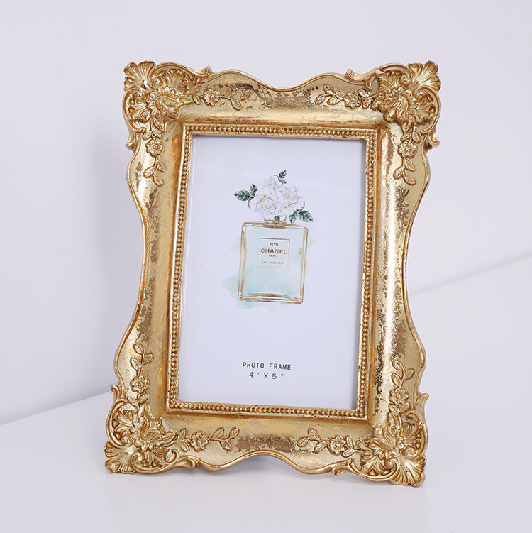 French relief creative photo frame European style gold painted resin table photo frame home furnishings model room resin photo frame