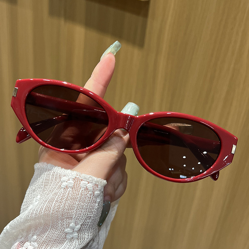 新しいレトロなキャットアイヒョウ柄の小さなフレームの女性用サングラス、ハイエンドのストリートスタイル、ファッショナブルなパーソナライズされたサングラス、クロスボーダー卸売|undefined