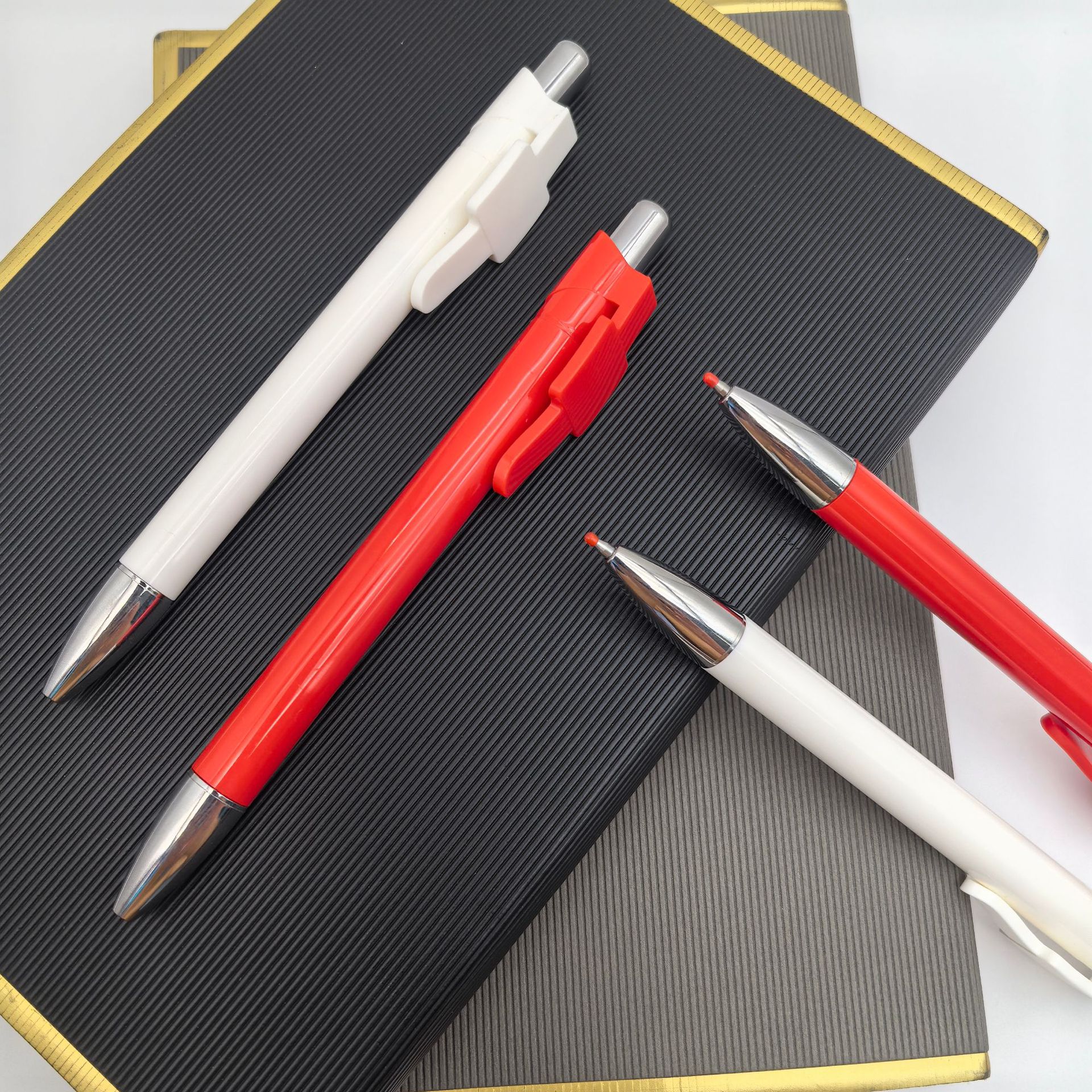 Bolígrafo blanco Presione el bolígrafo para imprimir el logotipo del código QR Business Appleter Presione el código QR Advertising Pen al por mayor