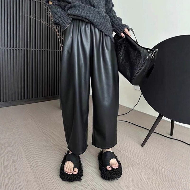 European-Style Black Pu Leather Pants for Women, Autumn and Winter, Fleece-Lined, Cropped Wide-Leg Casual Pants for Petite Figures, Scimitar Pants, Elastic Waist, Old-Fashioned Pants European-Style Black Pu Leather Pants for Women, Autumn and Winter, Fleece-Lined, Cropped Wide-Leg Casual Pants for Petite Figures, Scimitar Pants, Elastic Waist, Old-Fashioned Pants