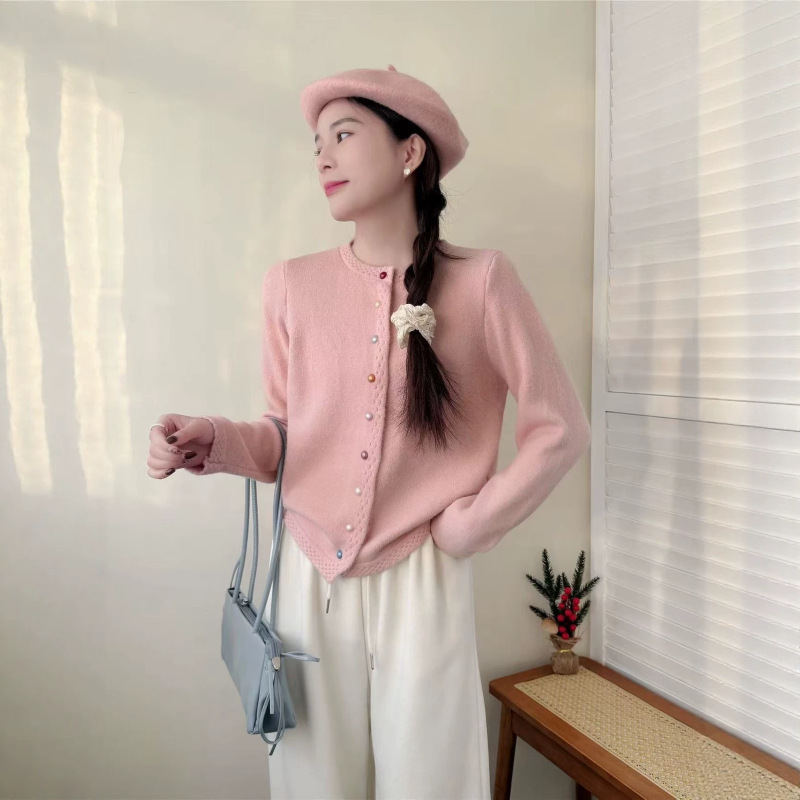 2026 New Fashion Color Buckle Design Knitted Cardigan, New Soft and Skin-Friendly Sweater, Sweet and Gentle Style Top 2026 New Fashion Color Buckle Design Knitted Cardigan, New Soft and Skin-Friendly Sweater, Sweet and Gentle Style Top