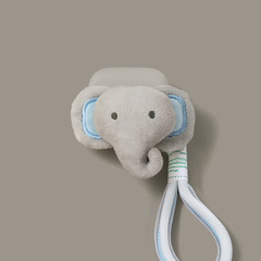 ぬいぐるみの象はairpods4の保護カバーを適用します。