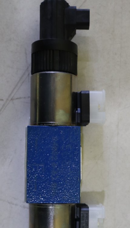 供应力士乐R901031274液压比例方向阀 4WRE6E04-2X/G24K4/V