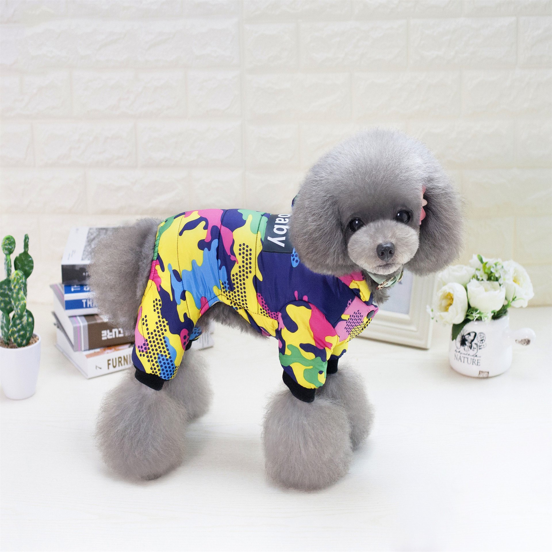 Mode Herbst und Winter neue bedruckte vierbeinige Hundekleidung Camouflage Hund baumwollgepolsterte Kleidungpicture5