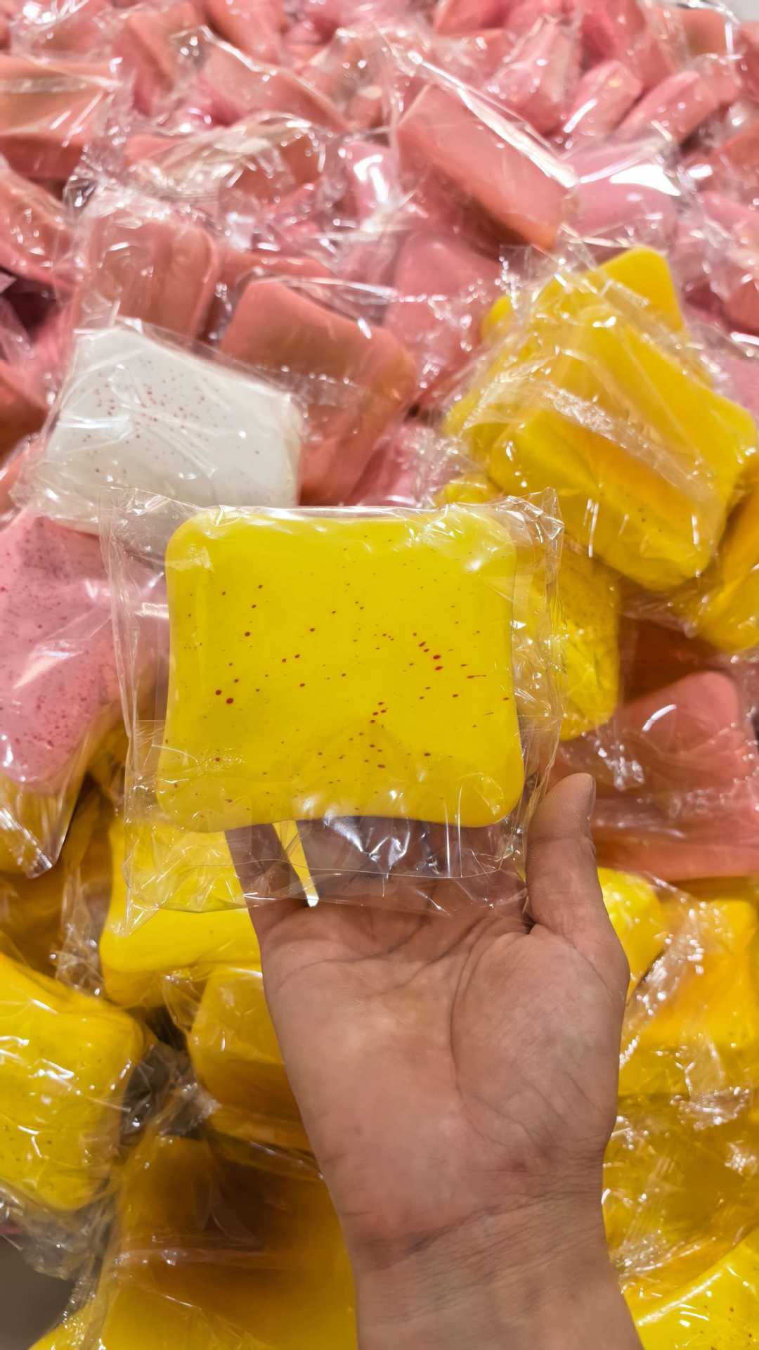 Pequeño libro rojo, espuma de leche, pequeo dragón, pequeo en línea, juguetes descompresivos, artefactos mágicos de descompresión