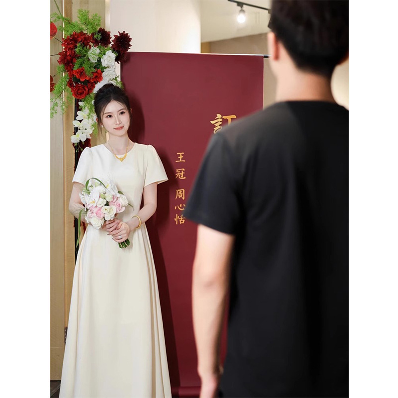 White Dress for Registration, Engagement, and Evening Wear; Can Be Worn Casually; Niche Round Neck Waist-Cinching Dress; Square Neck Dress for Socialites