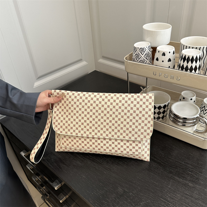 Sobres de gran capacidad para mujeres de alta calidad sensación de fiesta de cena de viaje personalidad de moda de color sólido lujoso nicho bolso