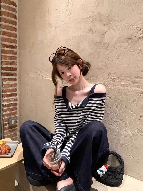 韩系穿搭甜辣风假两件条纹一字肩长袖t恤女早秋季设计感露肩上衣|undefined