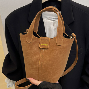 �r����ĸˮͰ�����Ů�¿����e������֦�y�μ�����s�͹�ͨ�ڰ�Ů