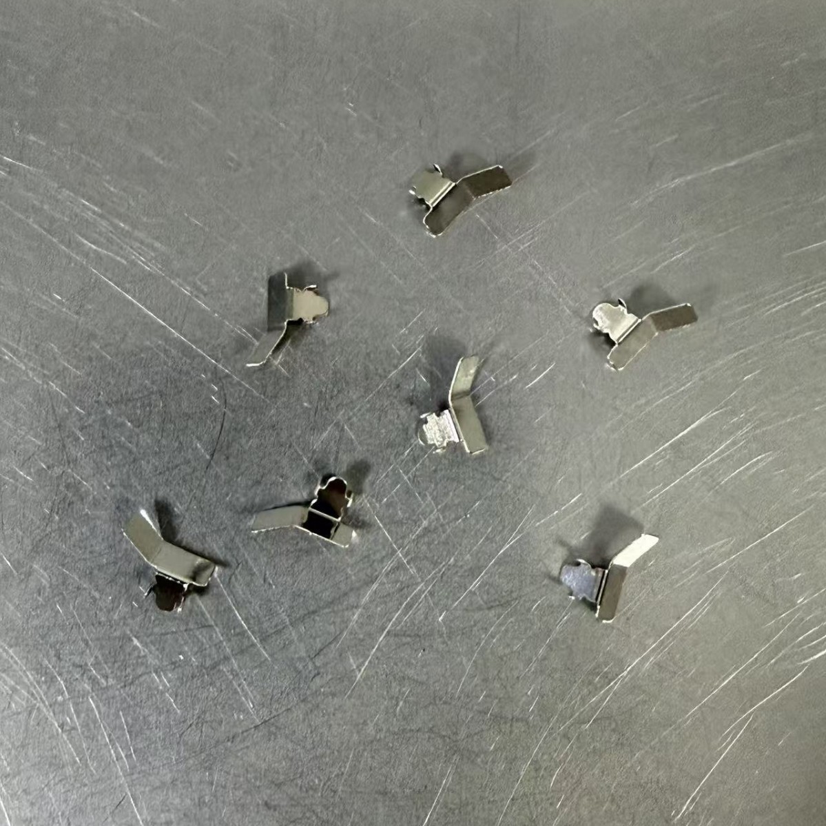 供应CR2032正极弹片，CR2032五金电池片，QR01正极片