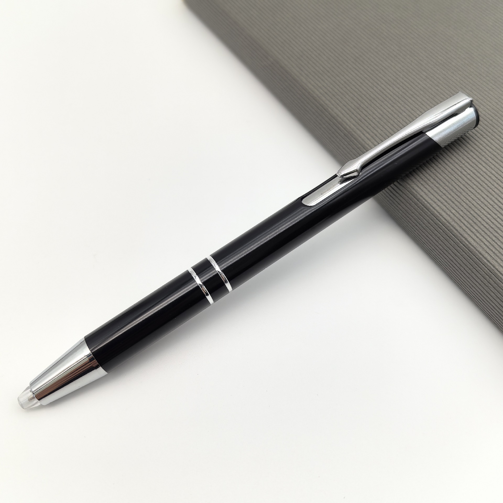 Presione la punta de la pluma luminosa barra de aluminio pluma metálica lámpara LED pluma de regalo de metal logotipo láser personalizado pluma metálica