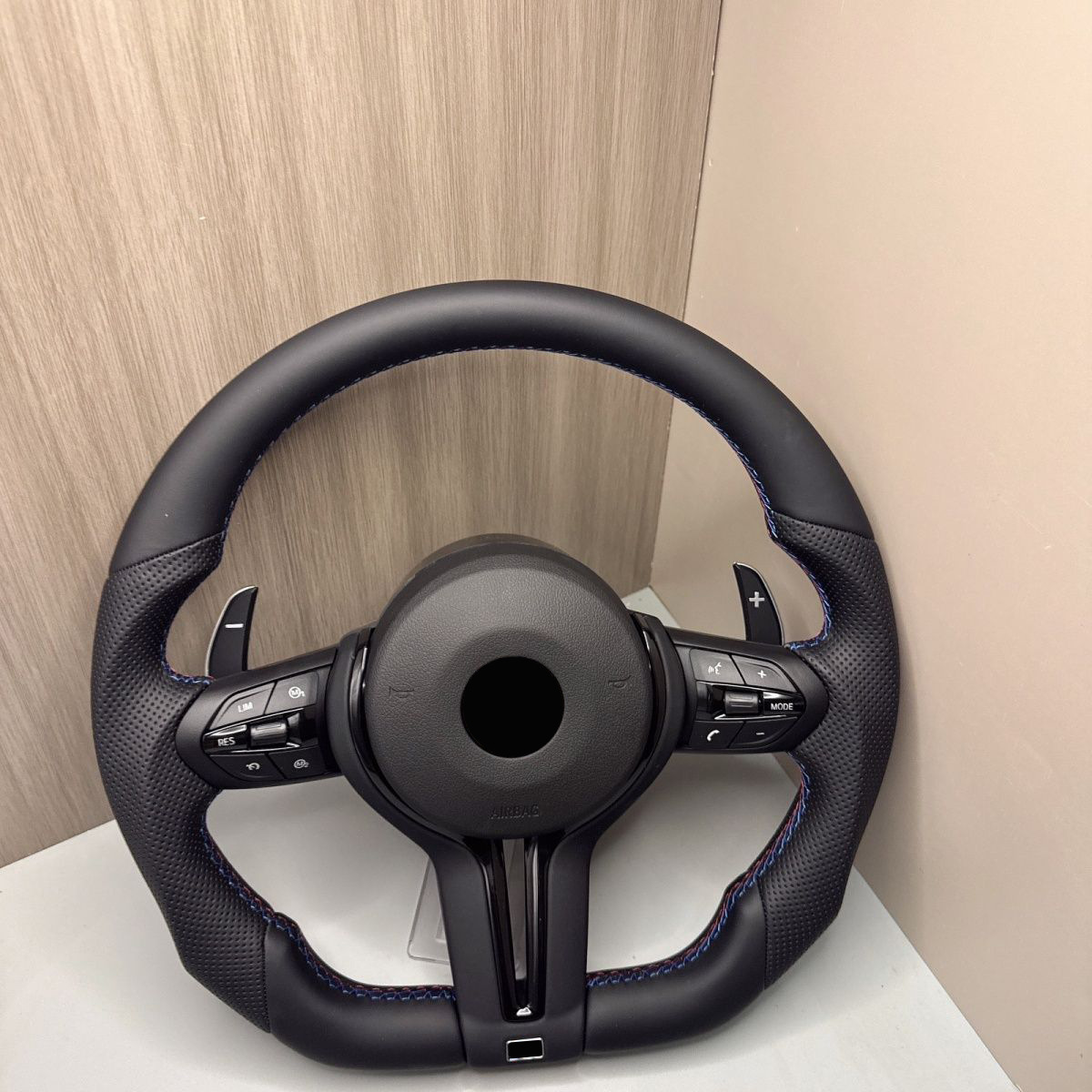 Cross-border applicable BMW E/F chassis modified flat-bottom steering wheel assembly X1X2X3X4X5X6X7 foreign trade wholesale
