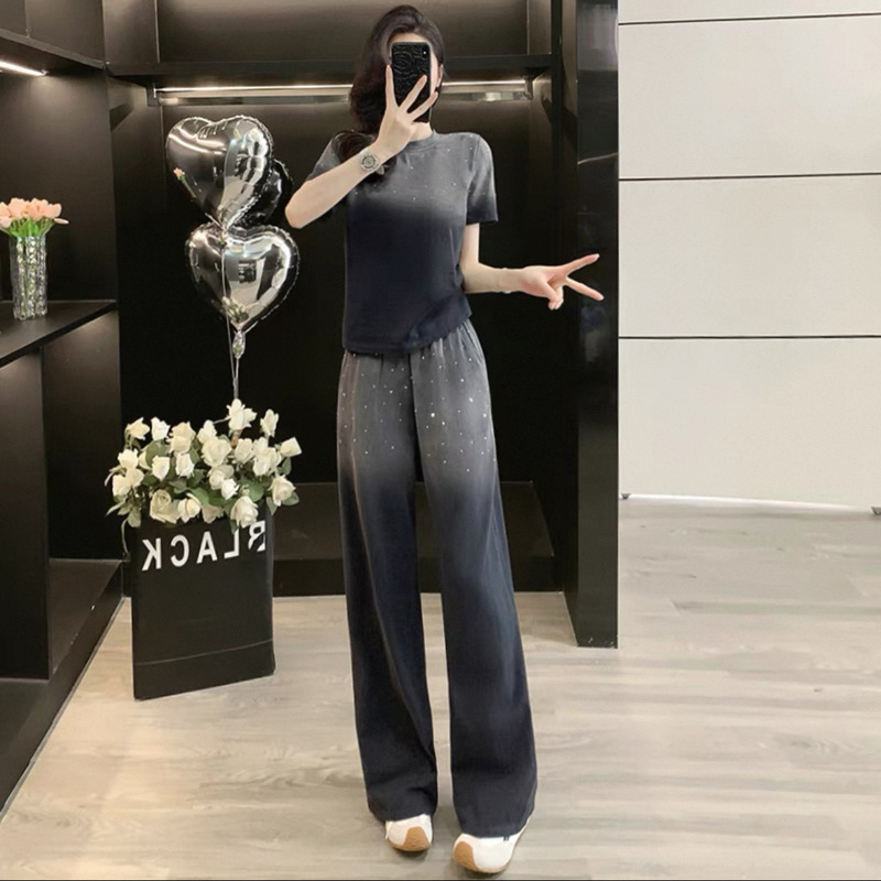 Light Luxury and High-End Casual Sports Suit for Women, Summer Trendyy Gradient Gray Short-Sleeved T-Shirt Wide-Leg Pants Two-Piece Set