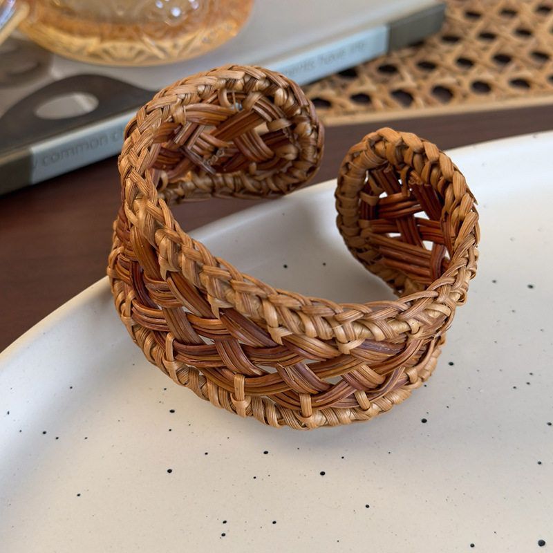 Europa y Estados Unidos plumas transfronterizas hojas bordas abiertas pulsera ligera lujosa alta sensación brazalete punk jeans de moda joyas mujeres image 70