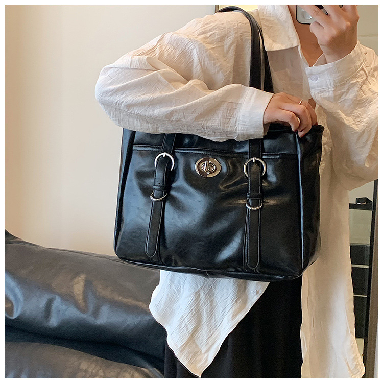Retro Women's Shoulder Bag Large Capacity Tote Simple Texture_voghion.com