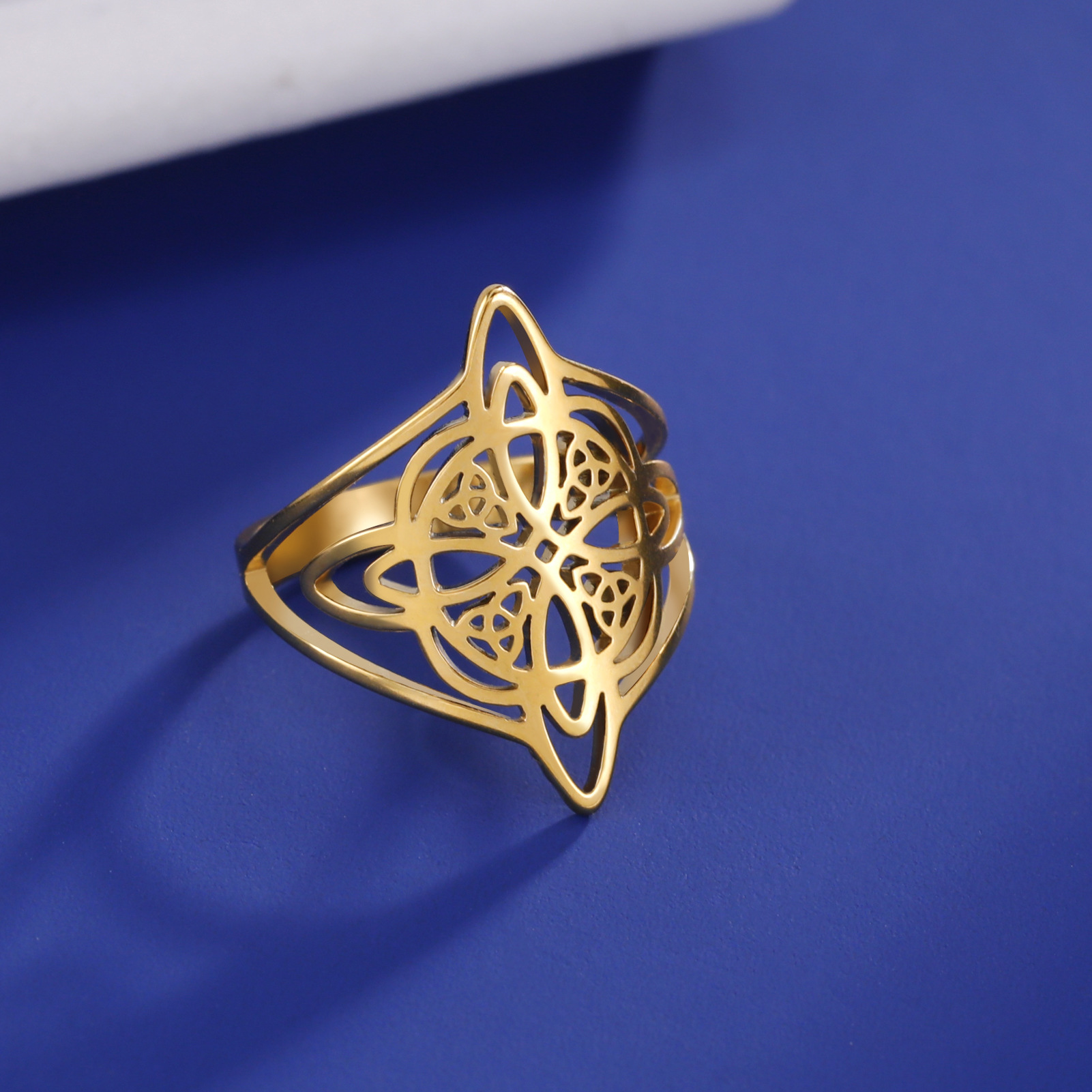 Witches Knot, Solid Color Pattern Hip-Hop Retro Witches Knot Solid Color 304 Stainless Steel Plating Women's Rings