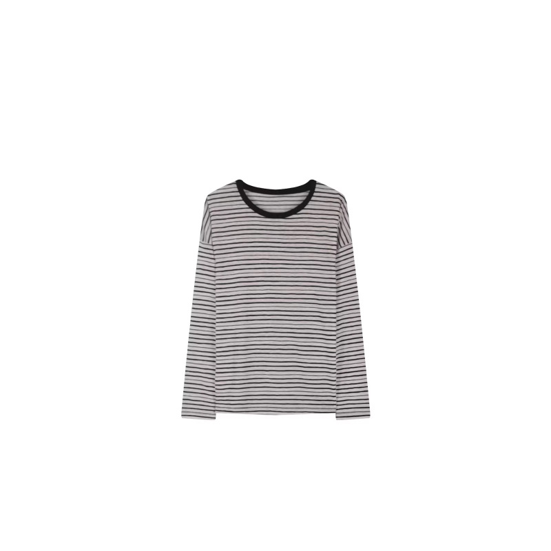 Classic Striped Women's Long-Sleeve Knit Sweater, Loose Fit, Slimming, Versatile, Soft and Skin-Friendly, Suitable for Layering or Wearing Alone Classic Striped Women's Long-Sleeve Knit Sweater, Loose Fit, Slimming, Versatile, Soft and Skin-Friendly, Suitable for Layering or Wearing Alone