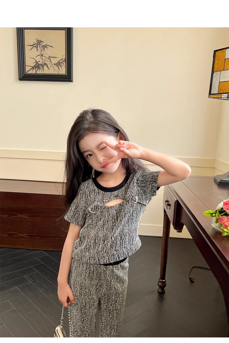 2024 kleidung Koreanische Ausgabe Modische Western Stil Sommer Neue Kollektion kinder Mädchen Bell-Bottom-Hose Zwei_voghion.com