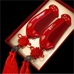 �Y������һ������Ů����tɫ̴���ጦ��Y���b��Y�������^��ľ��