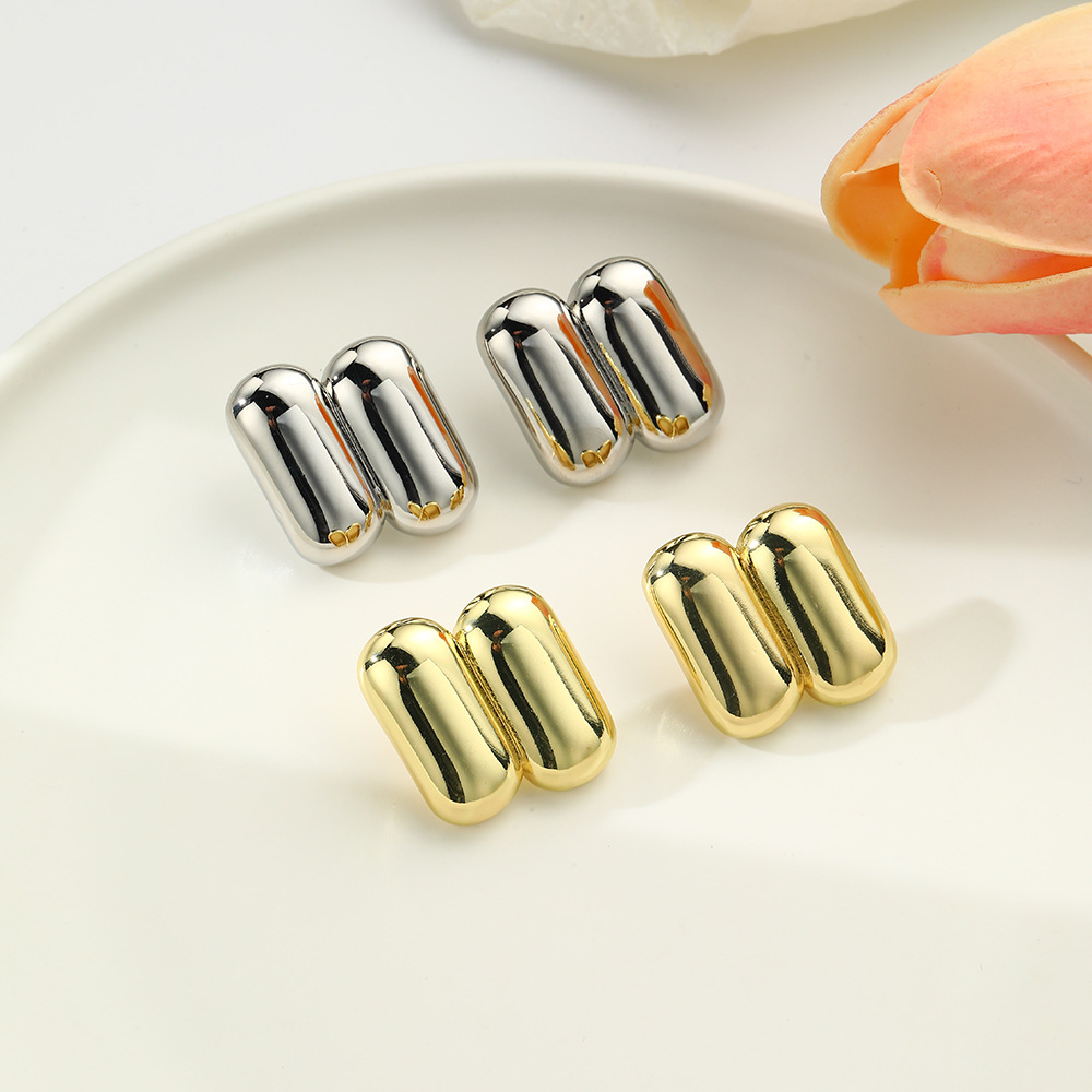 1 Pair Vacation Modern Style Geometric Plating Copper 18K Gold Plated Ear Studs display picture 1