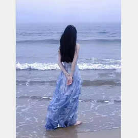 法式蓝色抹胸连衣裙仙女夏高级设计性感小众超仙公主海边度假长裙