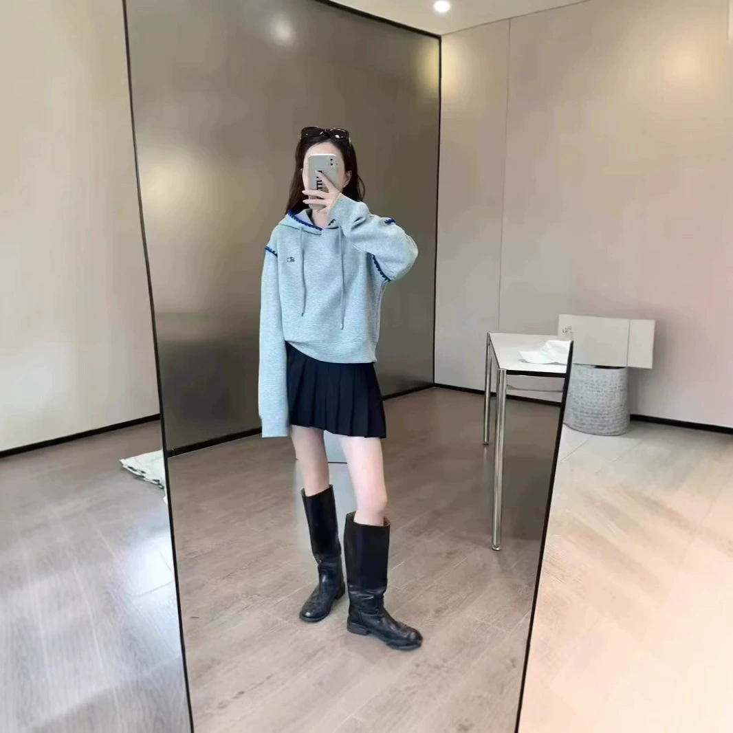 Осень и зима новый цвет контраста ADER маленькая вышивка поддельные два свитера с капюшоном