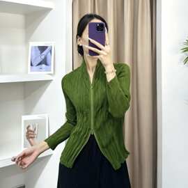 三宅风褶皱设计感宽松圆领长袖上衣女早秋新款显瘦纯色气质现货