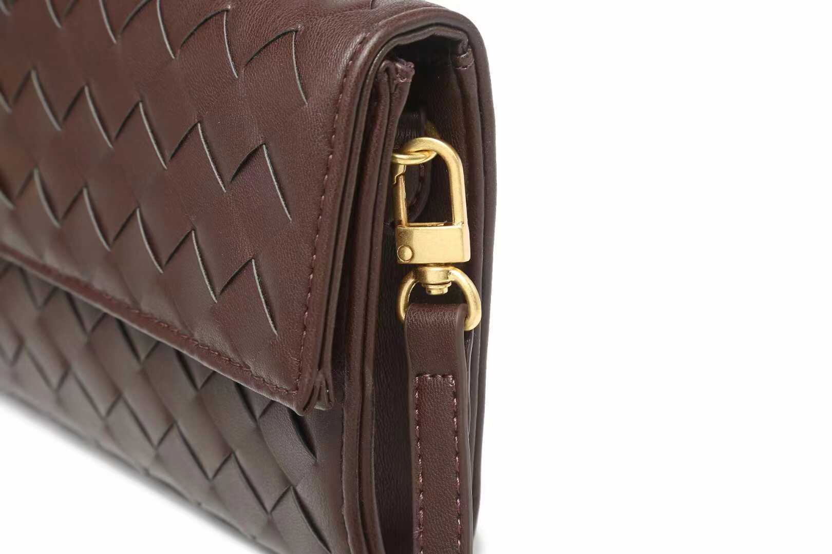 Túi clutch da bò dệt thủ công phong cách Pháp đeo chéo một bên vai — Cà phê, Trắng be, Xám nhạt, Xanh cỏ chi tiết 23