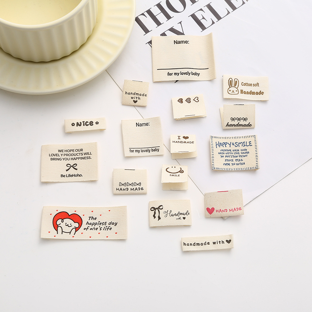 创意小兔子英文布贴书包背包补丁卫衣外套装饰魔术贴辅料直供